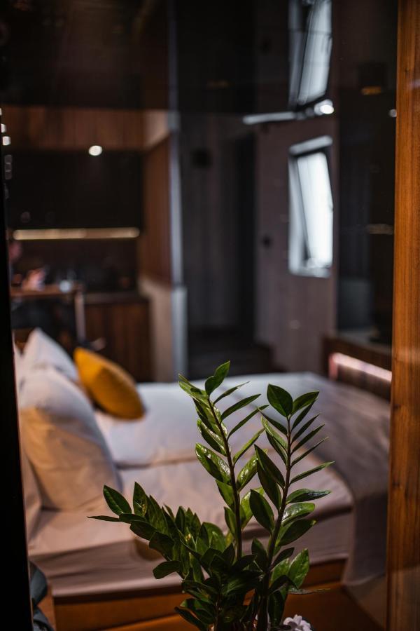 Apartamento Malux Ni Exterior foto